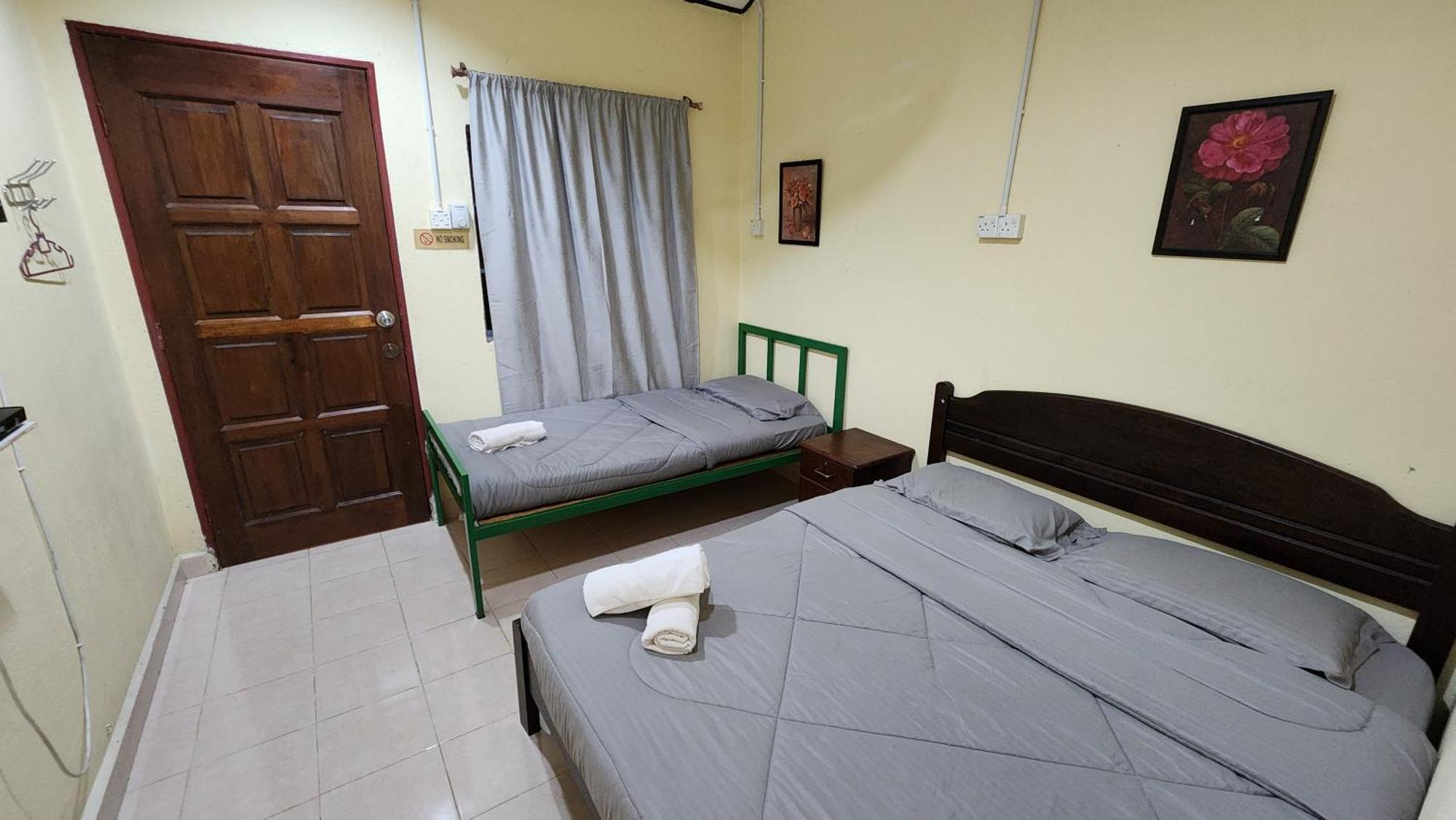Lagenda Resthouse Cenang Beach Pantai Cenang  Exterior foto